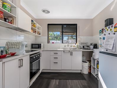 18B Cobham Way, Camillo WA 6111