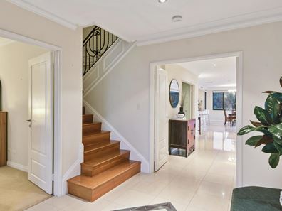 7 Macaulay Crescent, Inglewood WA 6052