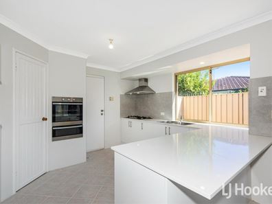 8 Blakemore Retreat, Huntingdale WA 6110