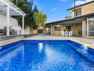6 Parakeet Way, Coogee WA 6166