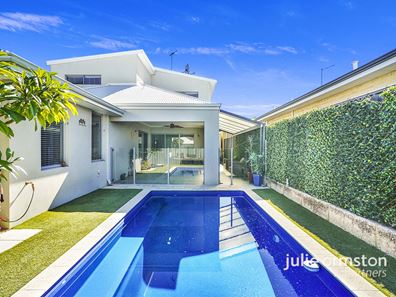 25 Woodvale Drive, Woodvale WA 6026