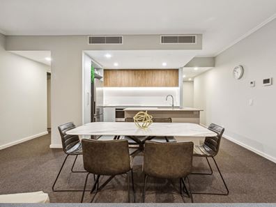 207/8 Henley Street, Como WA 6152