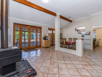 182 Hamelin Drive, Ballajura WA 6066