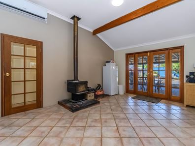 182 Hamelin Drive, Ballajura WA 6066