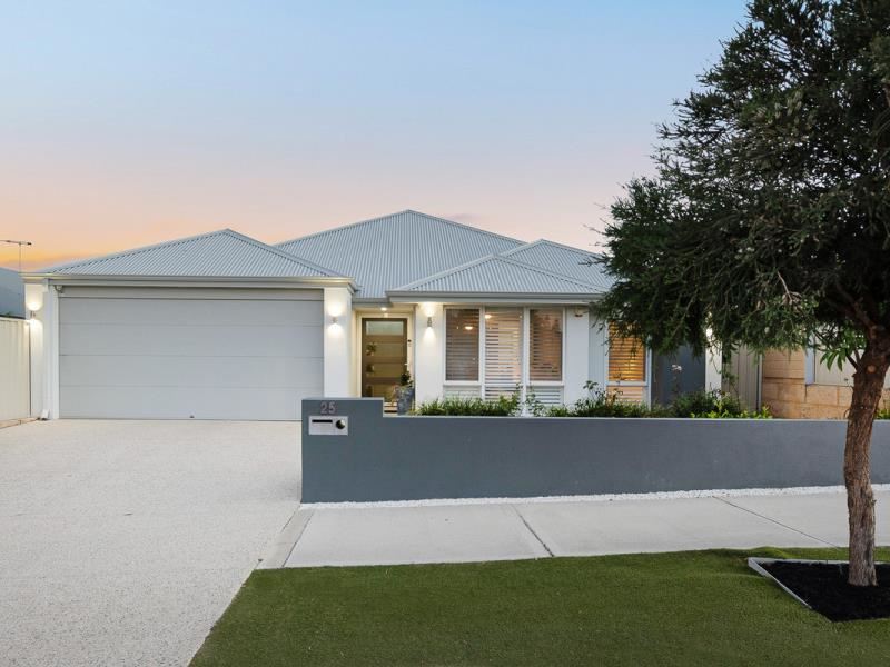 25 Yamarna Road, Golden Bay WA 6174
