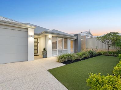 25 Yamarna Road, Golden Bay WA 6174