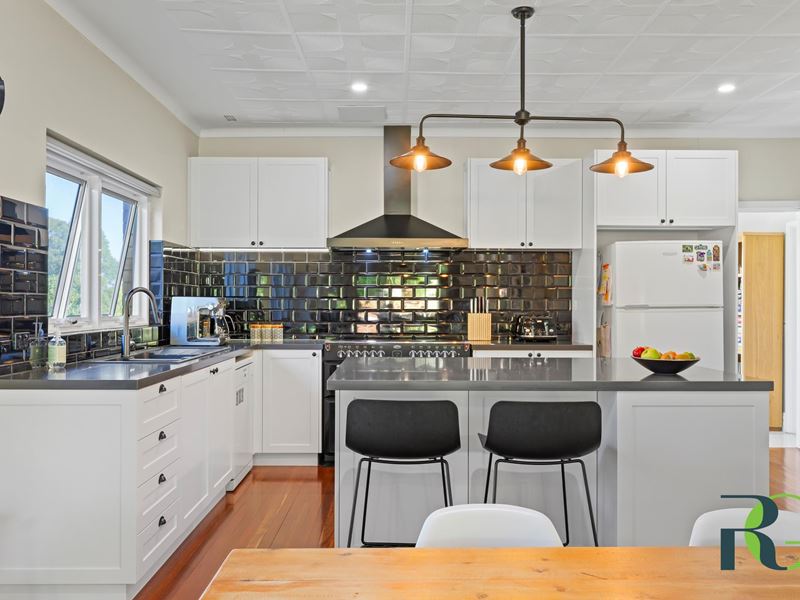 16A Woodley Crescent, Melville