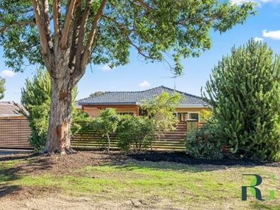 16A Woodley Crescent, Melville WA 6156