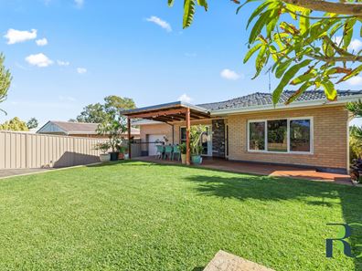 16A Woodley Crescent, Melville WA 6156