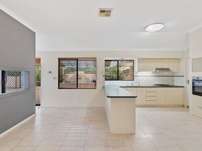 74 Floribunda Avenue, Halls Head WA 6210