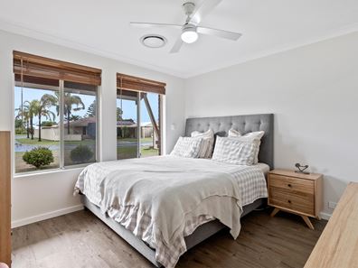 13 Sunningdale Circle, Cooloongup WA 6168