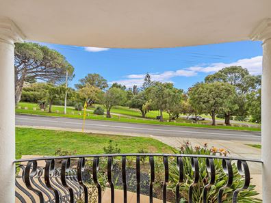 19 King Street, Coogee WA 6166