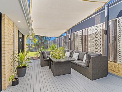 13 Carissa Turn, Halls Head WA 6210