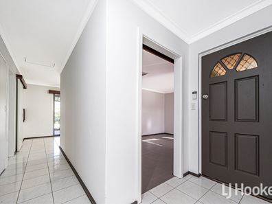 12 Tomlinson Place, Armadale WA 6112