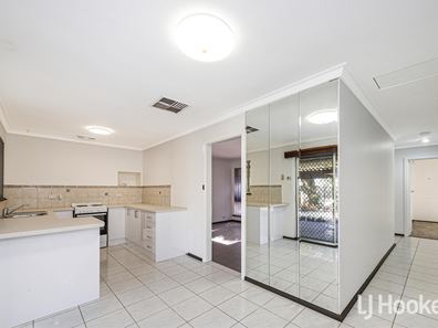 12 Tomlinson Place, Armadale WA 6112
