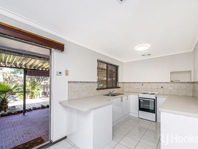 12 Tomlinson Place, Armadale WA 6112