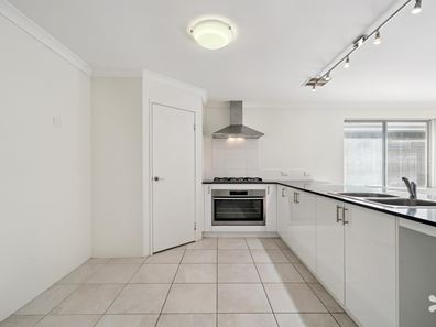 7 Gladalan Way, Piara Waters WA 6112