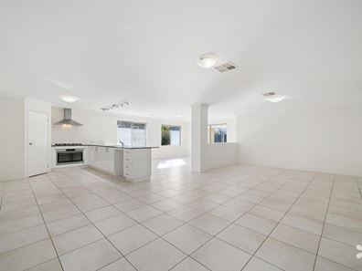 7 Gladalan Way, Piara Waters WA 6112