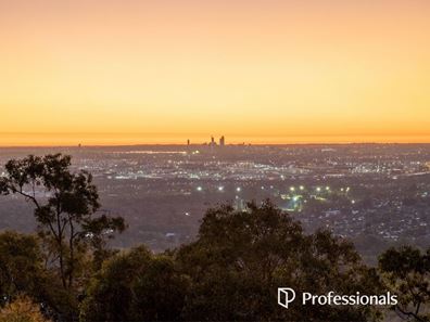 9 Ford Road, Lesmurdie WA 6076