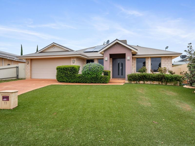 11 Smythe Drive, Broadwood WA 6430