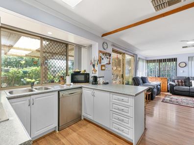 77 Brown Crescent, Seville Grove WA 6112