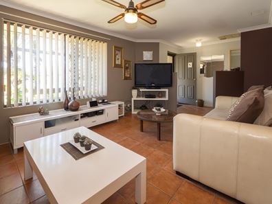 8 Carmody Road, Waikiki WA 6169