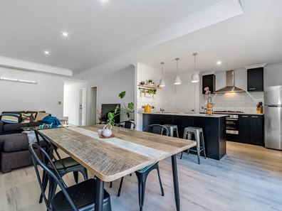 4 Impressa View, Piara Waters WA 6112