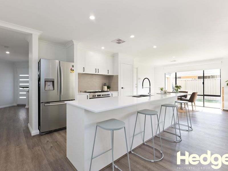 9 Liriope Parkway, Sinagra WA 6065