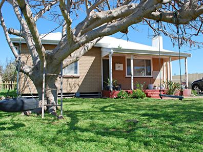 102 Francis street, Beachlands WA 6530