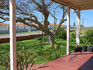 102 Francis street, Beachlands WA 6530