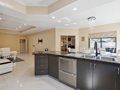 10 Fermoy Link, Darch WA 6065