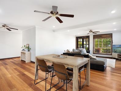 8 Lyndon Crescent, Dampier WA 6713
