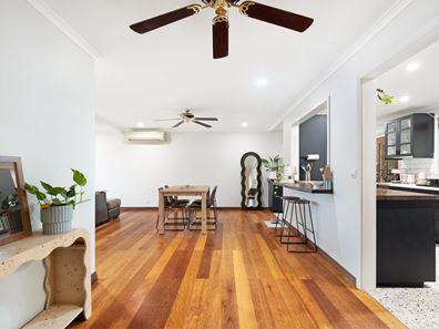 8 Lyndon Crescent, Dampier WA 6713