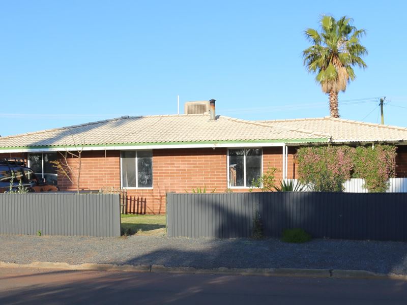 28 Hopbush St, Kambalda West WA 6442