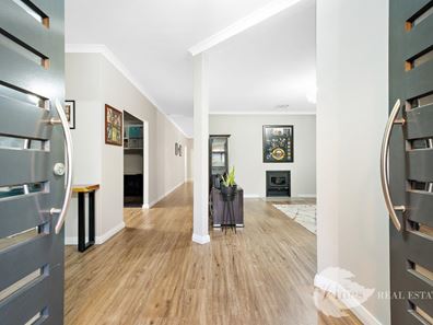 27 Longview Way, The Vines WA 6069