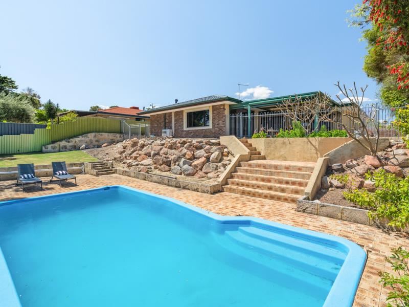 218 Dampier Avenue, Kallaroo