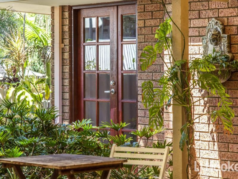 13 Stepmoon Street, Falcon