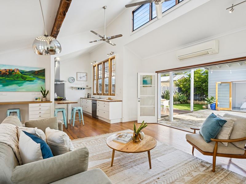 9 Douglas Street, Fremantle WA 6160
