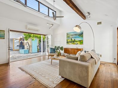 9 Douglas Street, Fremantle WA 6160