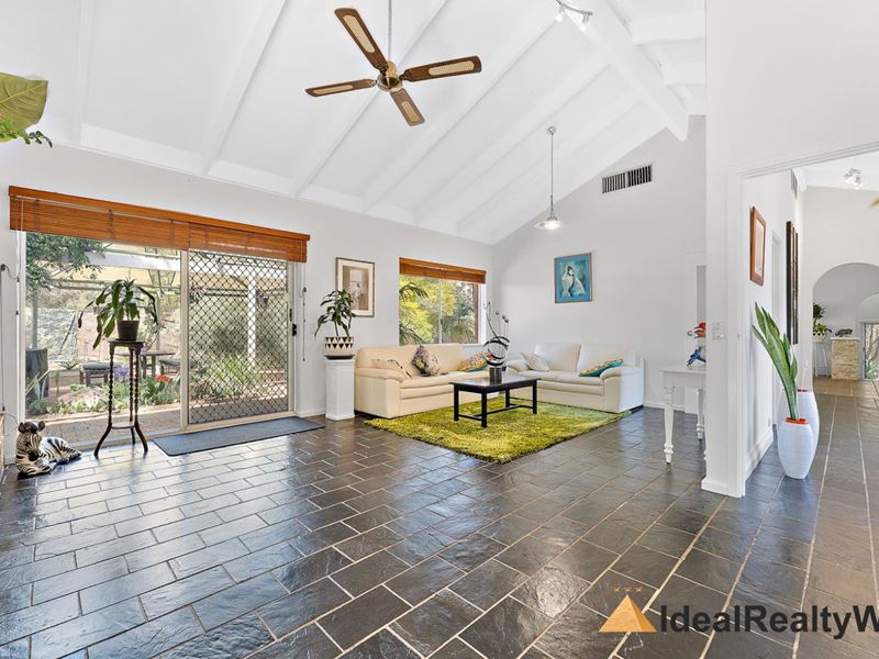 23 Farleigh Drive, Willetton WA 6155