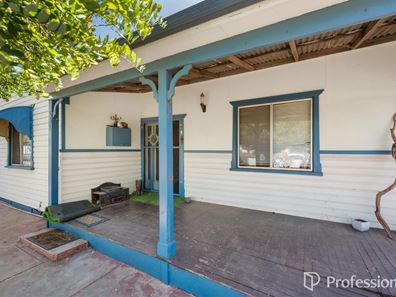 231 Burt Street, Victory Heights WA 6432
