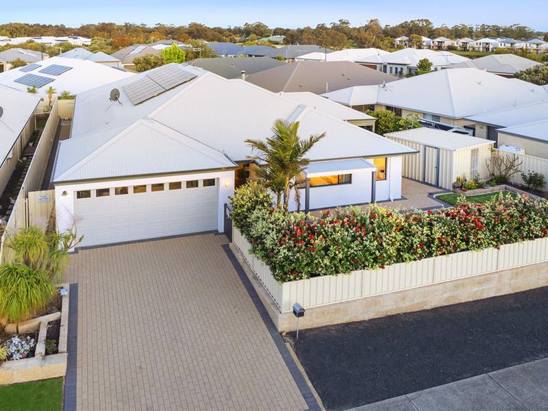 4 Augusta Parade, Dunsborough