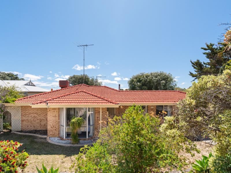 18 Scrivener Place, Halls Head