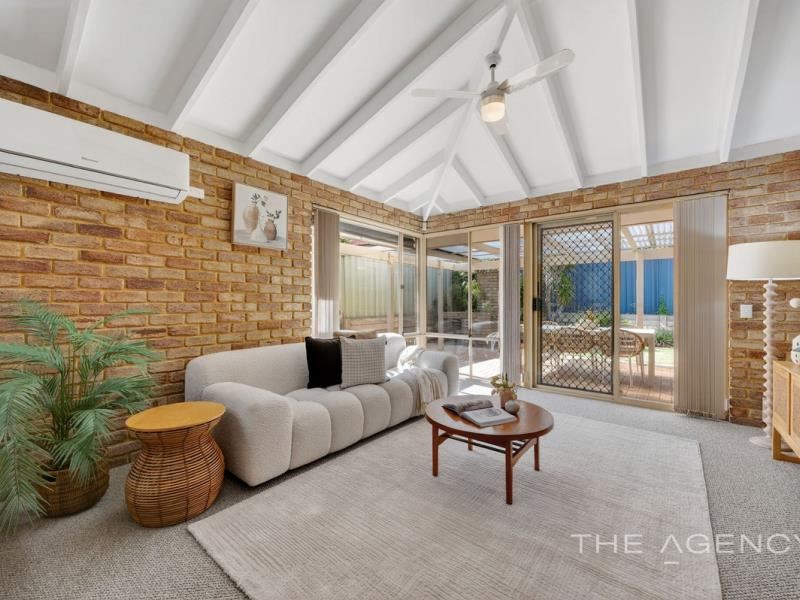 8 Harvey Crescent, Kardinya WA 6163
