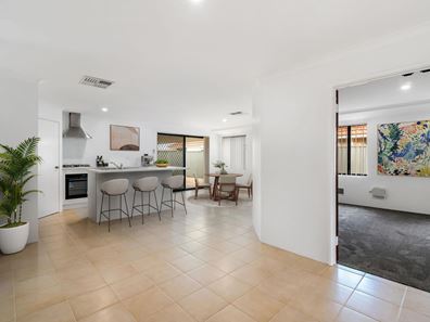 14 Archdale Loop, Piara Waters WA 6112