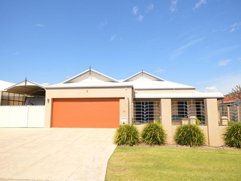 16 Lady Stirling Parade, Madora Bay