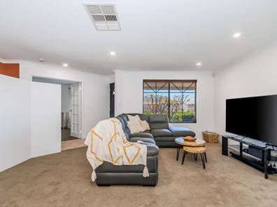 23 Ironwood Court, Thornlie WA 6108