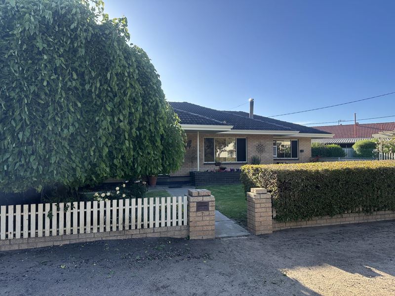 7 Andrews Place, Katanning