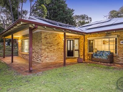 4 Maroona Place, Greenfields WA 6210