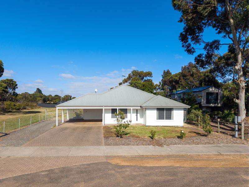 43 Seventh Avenue, Kendenup WA 6323